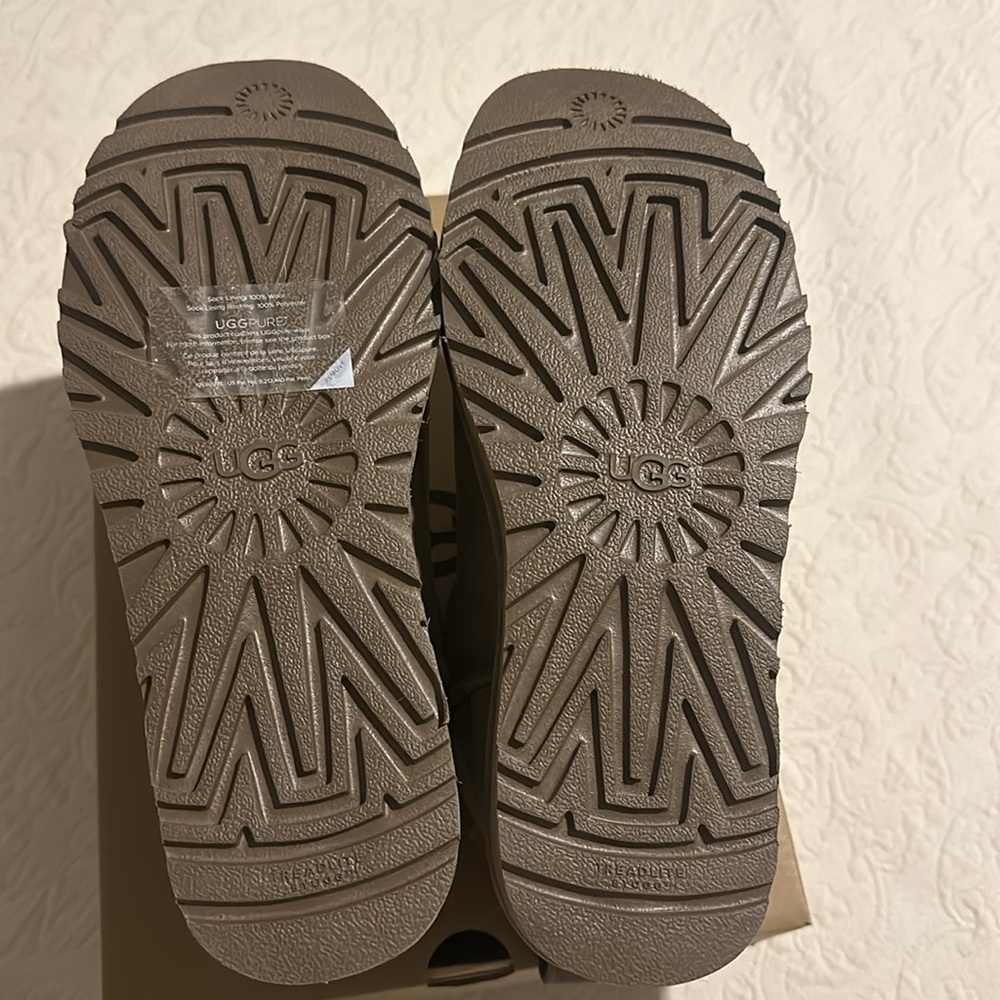 NEW IN BOX Ugg Classic Ultra Mini Antilope - Picture 2 of 3